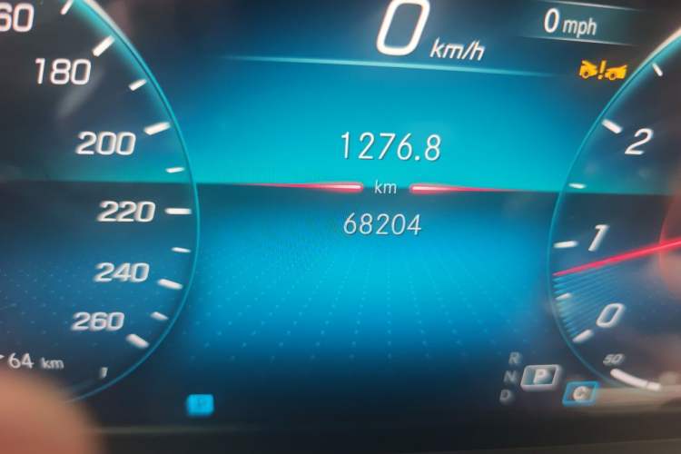 Used Mercedes-Benz E-Class 2023 Updated E 300 L Fashion Edition Odometer Close Up