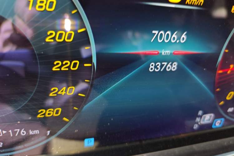 Used Mercedes-Benz E-Class 2023 E 260 L Odometer Close Up