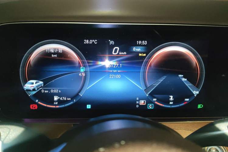 Used Mercedes-Benz E-Class 2023 Facelift E 260 L Odometer Close Up