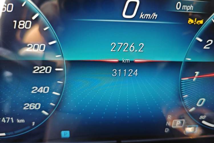 Used Mercedes-Benz E-Class 2023 Updated E 300 L Fashion Edition Odometer Close Up