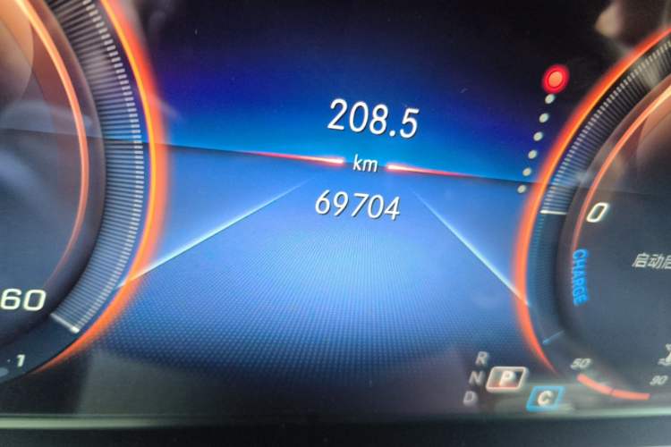 Used Mercedes-Benz E-Class 2023 Updated E 300 L Fashion Edition Odometer Close Up