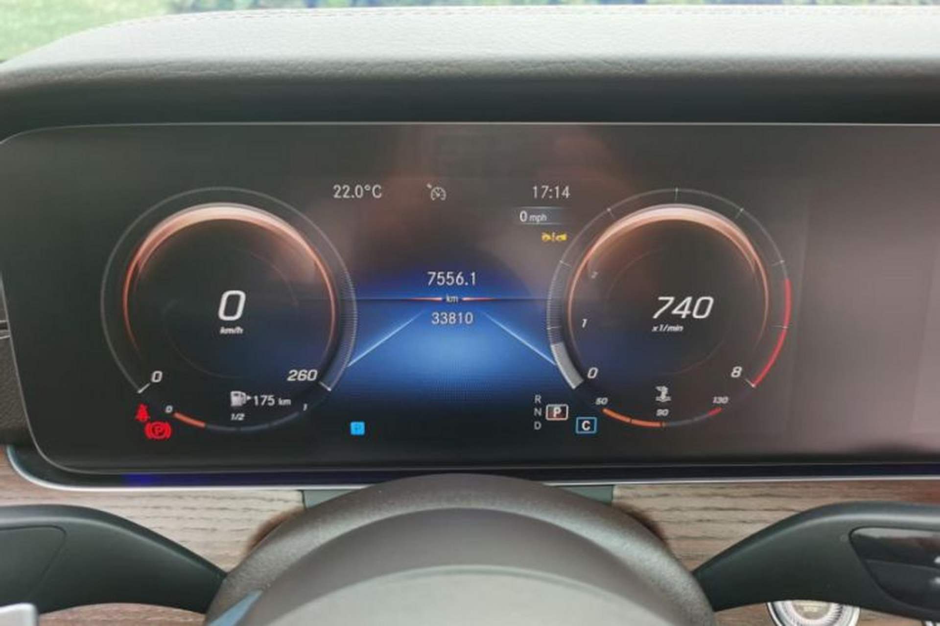 Used Mercedes-Benz E-Class 2023 Updated E 300 L Fashion Edition Odometer Close Up