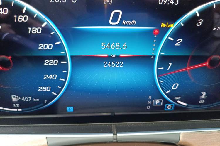 Used Mercedes-Benz E-Class 2023 Updated E 300 L Fashion Edition Odometer Close Up