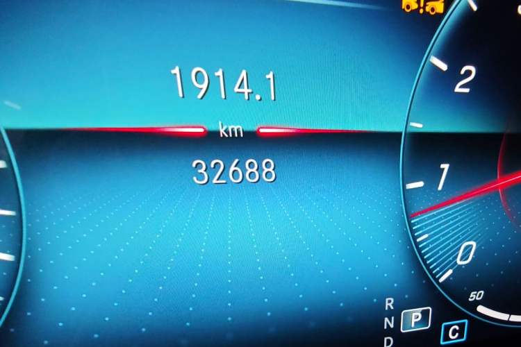 Used Mercedes-Benz E-Class 2023 E 260 L Sport Edition Odometer Close Up