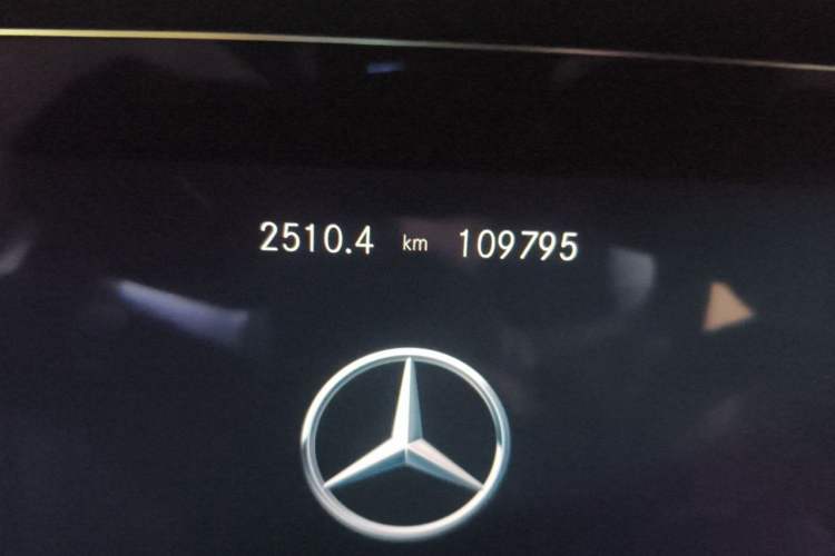 Used Mercedes-Benz E-Class 2023 E 260 L Sport Edition Odometer Close Up
