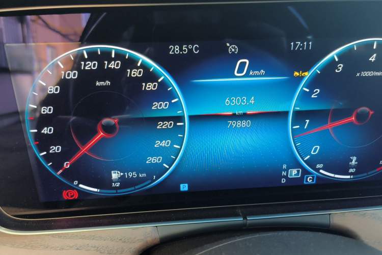 Used Mercedes-Benz E-Class 2023 Facelift E 260 L Odometer Close Up