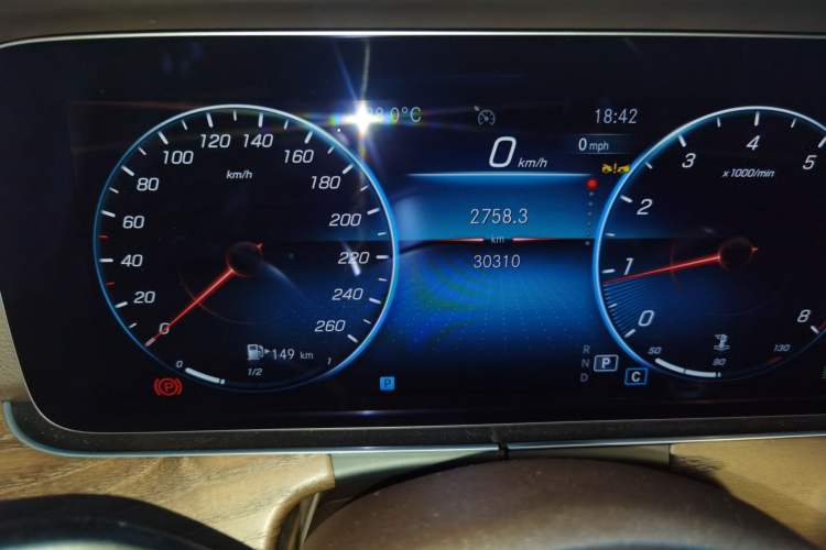 Used Mercedes-Benz E-Class 2023 Restyled E 300 L Sporty and Stylish Edition Odometer Close Up