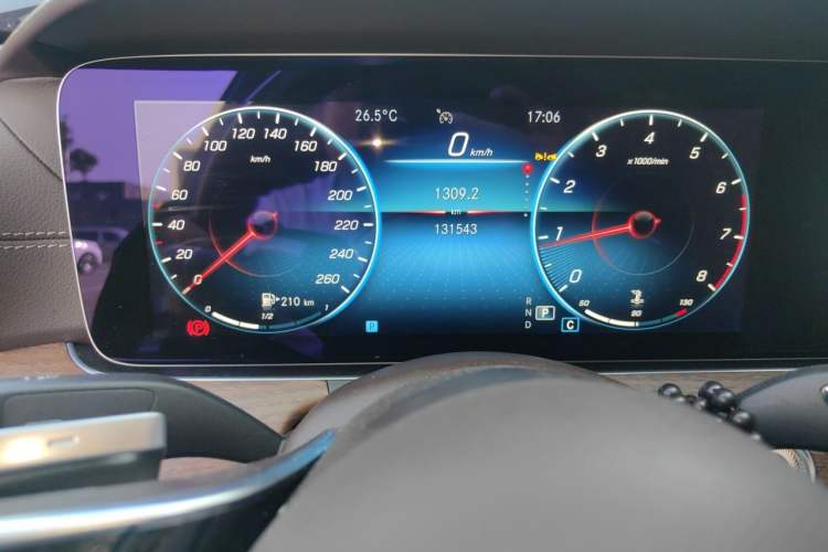 Used Mercedes-Benz E-Class 2023 Updated E 300 L Luxury Edition Odometer Close Up