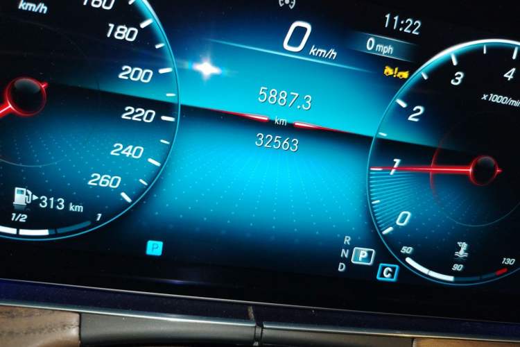 Used Mercedes-Benz E-Class 2023 Updated E 300 L Luxury Edition Odometer Close Up