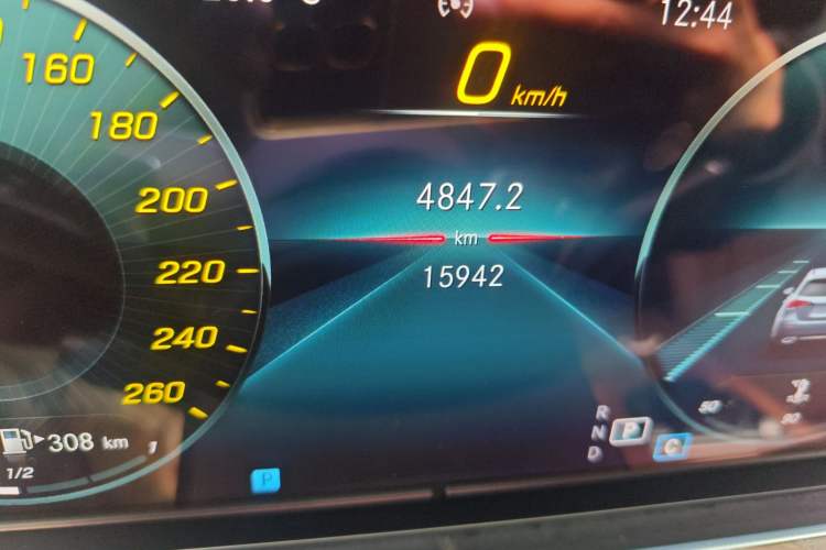 Used Mercedes-Benz E-Class 2023 Updated E 300 L Luxury Edition Odometer Close Up