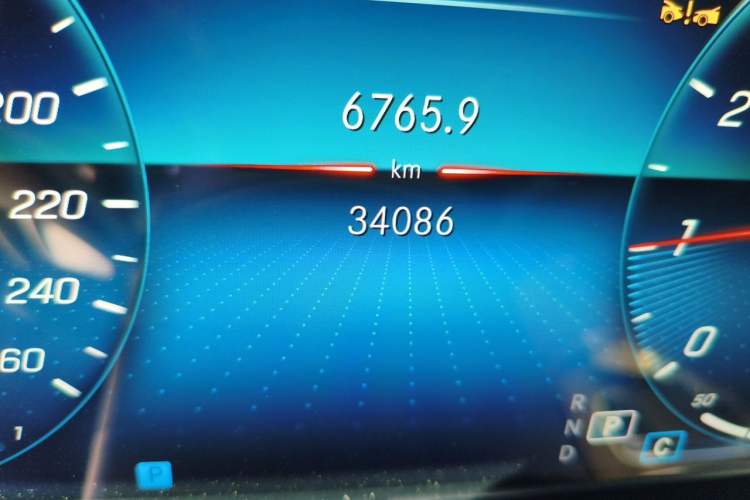 Used Mercedes-Benz E-Class 2023 Updated E 300 L Luxury Edition Odometer Close Up