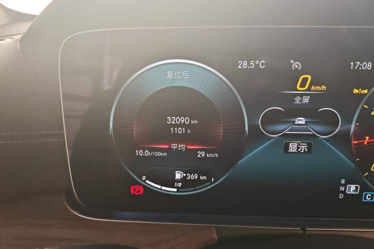 Used Mercedes-Benz E-Class 2023 Updated E 300 L Luxury Edition Odometer Close Up