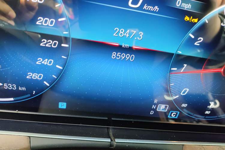 Used Mercedes-Benz E-Class 2023 Updated E 300 L Luxury Edition Odometer Close Up