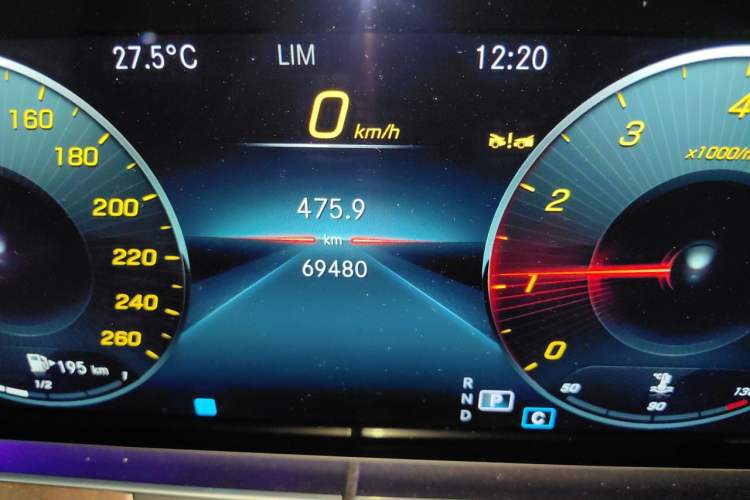 Used Mercedes-Benz E-Class 2023 E 260 L Odometer Close Up