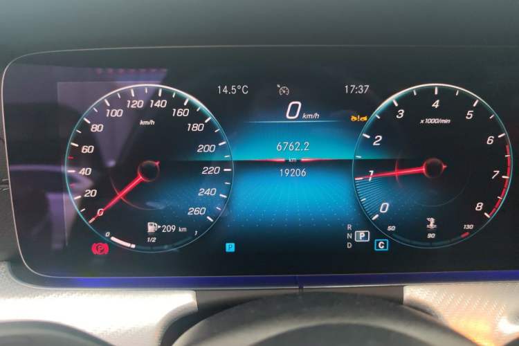 Used Mercedes-Benz E-Class 2023 Restyled E 260 L Sport Edition Odometer Close Up