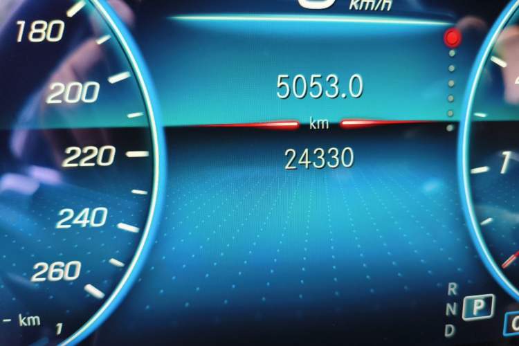Used Mercedes-Benz E-Class 2023 E 260 L Sport Edition Odometer Close Up
