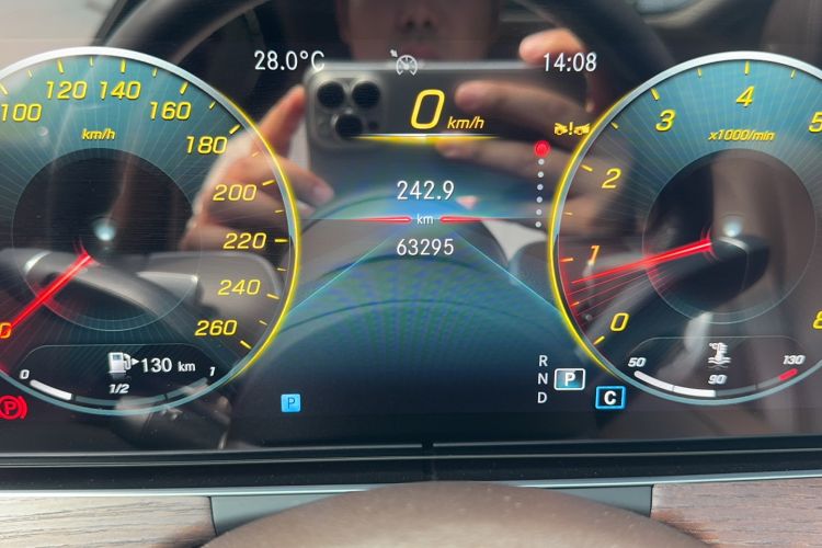 Used Mercedes-Benz E-Class 2023 Updated E 300 L Luxury Edition Odometer Close Up