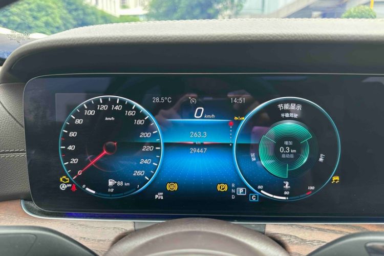 Used Mercedes-Benz E-Class 2023 Updated E 300 L Fashion Edition Odometer Close Up