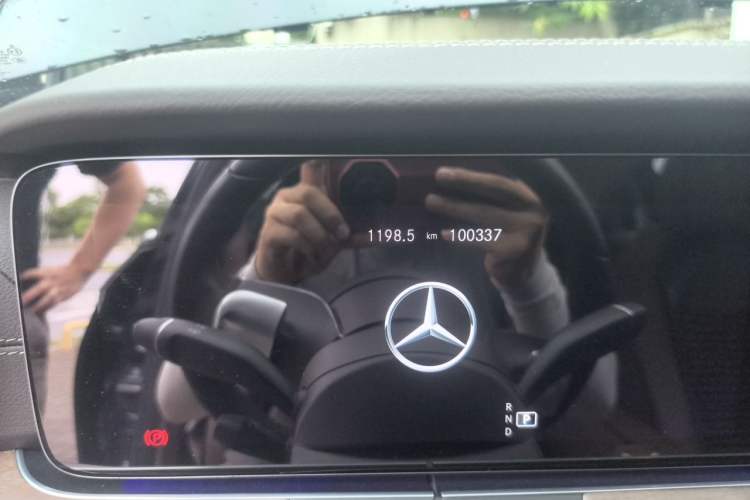 Used Mercedes-Benz E-Class 2023 E 300 L Luxury Model Odometer Close Up