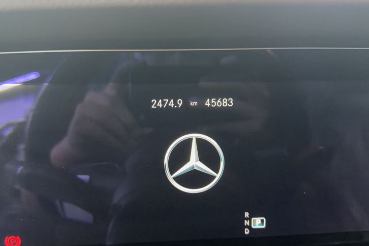 Used Mercedes-Benz E-Class 2023 Updated E 300 L Fashion Edition Odometer Close Up