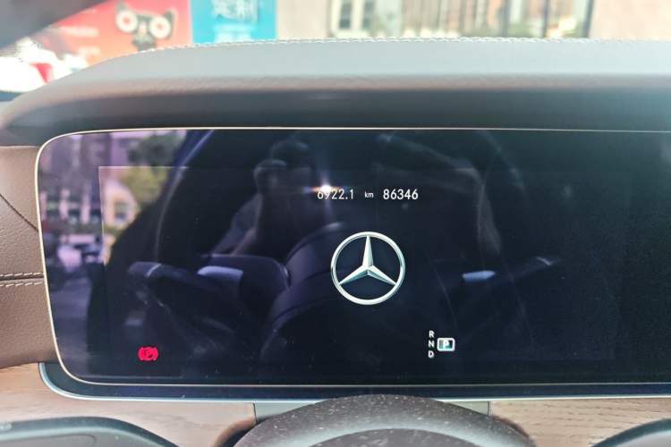 Used Mercedes-Benz E-Class 2023 E 300 L Luxury Model Odometer Close Up