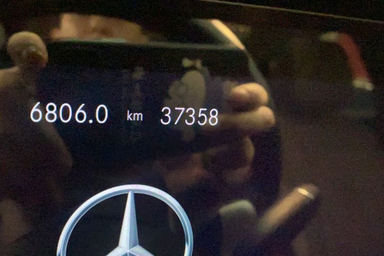 Used Mercedes-Benz E-Class 2023 Updated E 300 L Fashion Edition Odometer Close Up