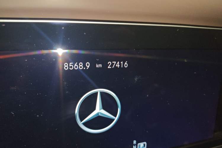 Used Mercedes-Benz E-Class 2023 Facelift E 260 L Odometer Close Up