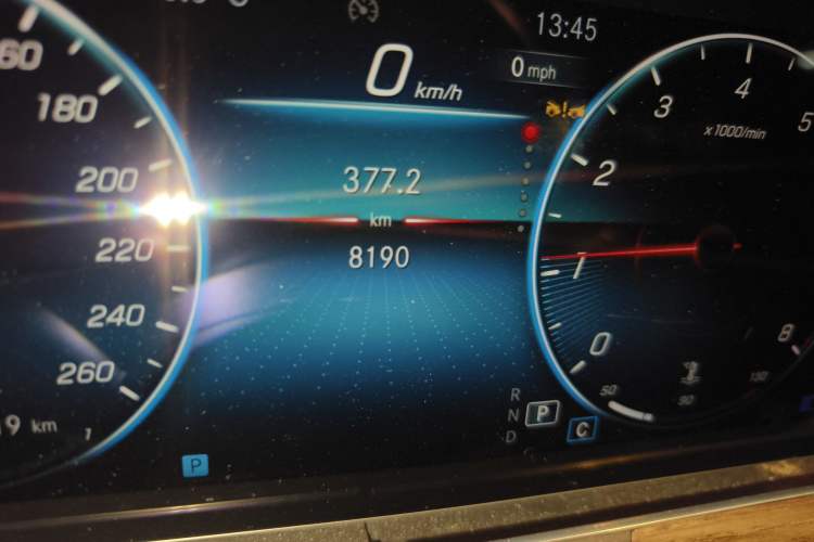 Used Mercedes-Benz E-Class 2023 Updated E 300 L Fashion Edition Odometer Close Up