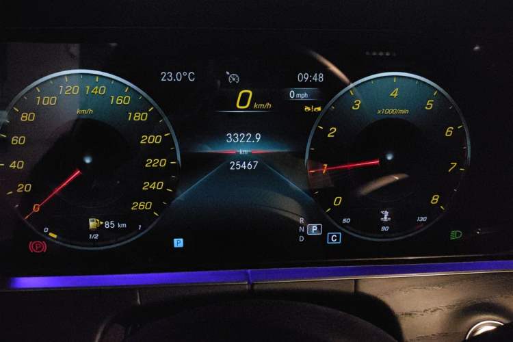 Used Mercedes-Benz E-Class 2023 E 260 L Odometer Close Up