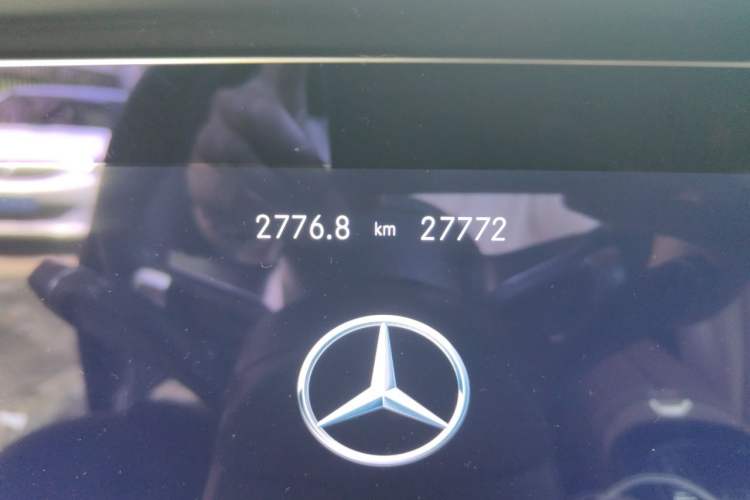 Used Mercedes-Benz E-Class 2023 Restyled E 300 L Sporty and Stylish Edition Odometer Close Up