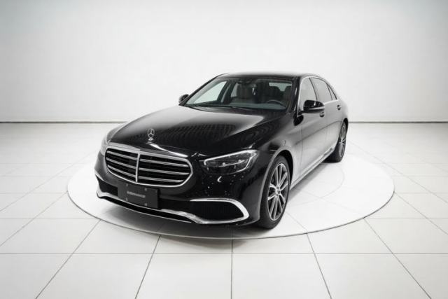 Ojetý Mercedes-Benz E-Class 2023 E 260 L