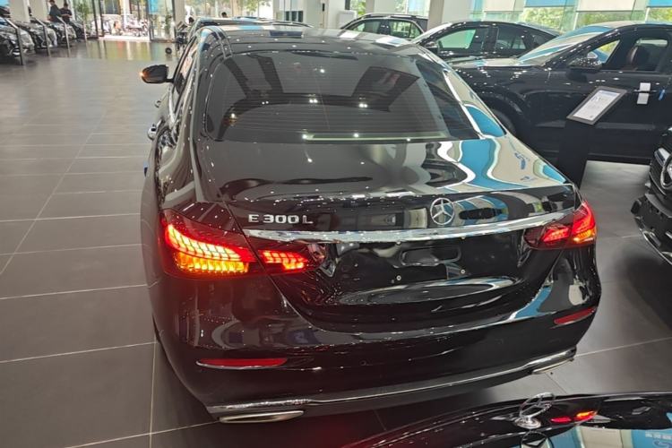 Used Mercedes-Benz E-Class 2023 Updated E 300 L Fashion Edition Rear