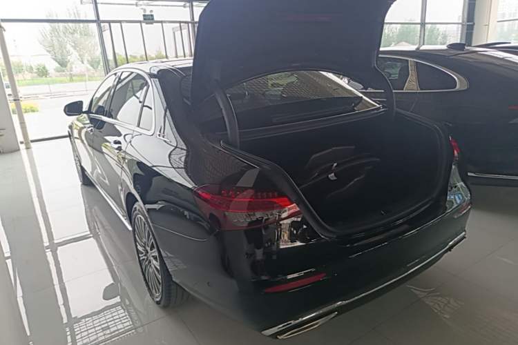 Used Mercedes-Benz E-Class 2023 Updated E 300 L Fashion Edition Rear Left 45 Deg