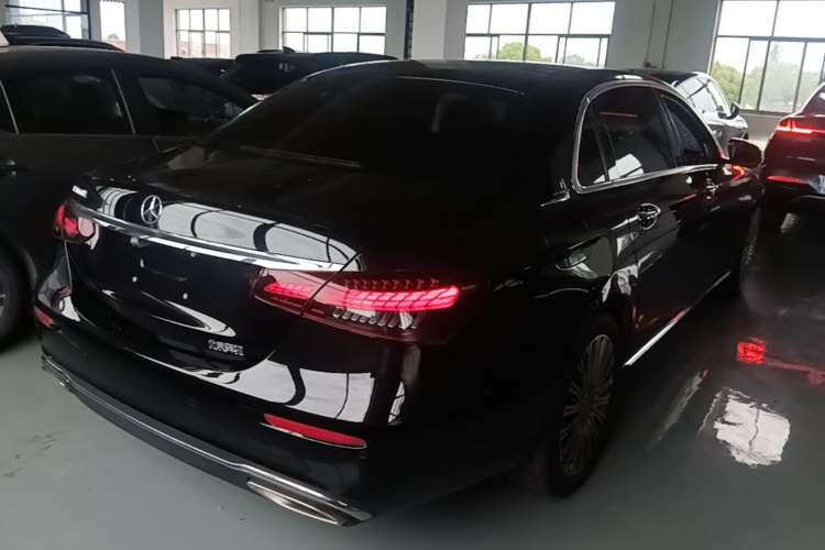 Used Mercedes-Benz E-Class 2023 Updated E 300 L Fashion Edition Rear Right 45 Deg