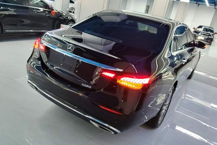 Used Mercedes-Benz E-Class 2023 Facelift E 260 L Rear Right 45 Deg
