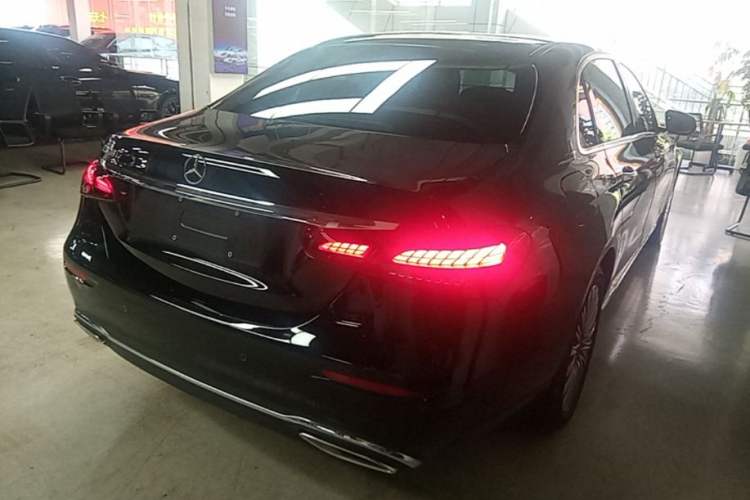 Used Mercedes-Benz E-Class 2023 Updated E 300 L Fashion Edition Rear Right 45 Deg