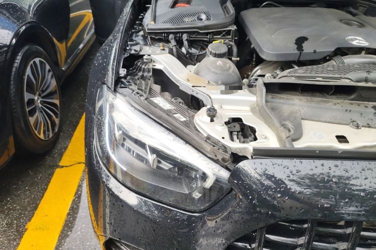 Used Mercedes-Benz E-Class 2023 E 300 L Sporty and Stylish Model Right Front Headlight