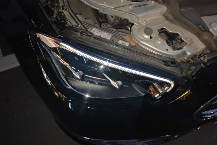 Used Mercedes-Benz E-Class 2023 Updated E 300 L Luxury Edition Right Front Headlight