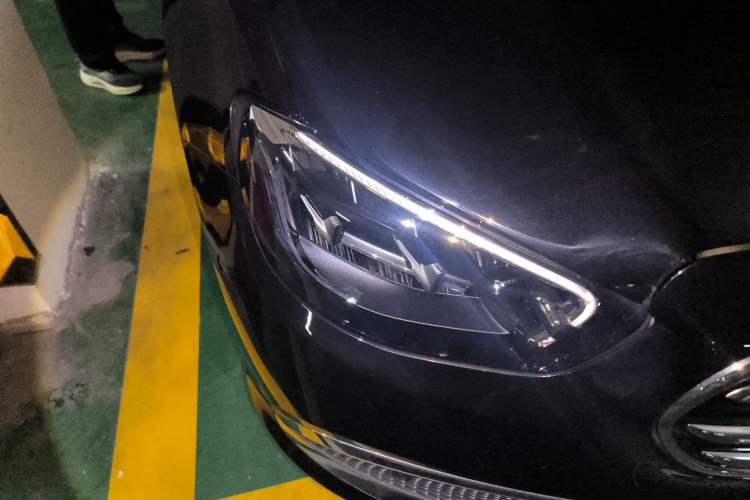 Used Mercedes-Benz E-Class 2023 E 300 L Stylish Model Right Front Headlight