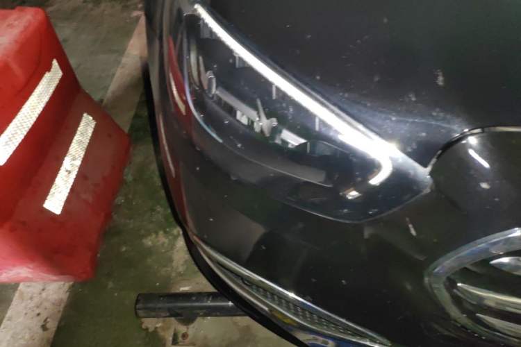 Used Mercedes-Benz E-Class 2023 E 300 L Sporty and Stylish Model Right Front Headlight