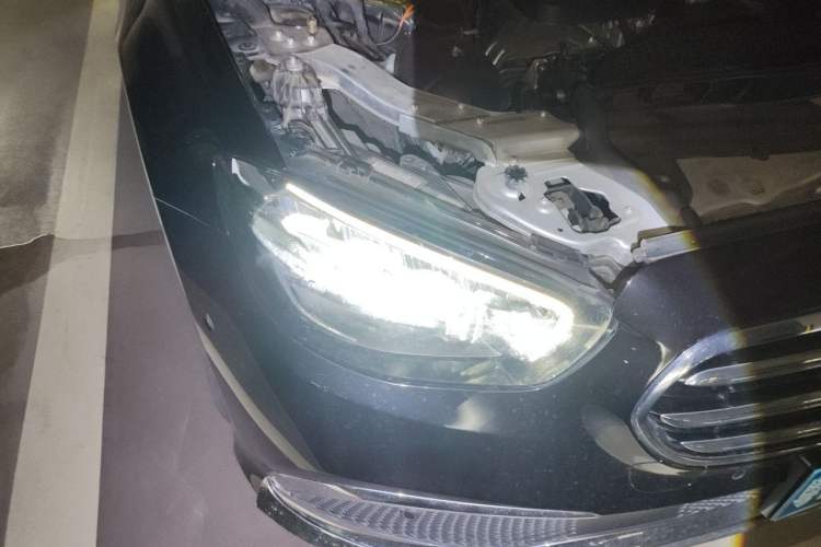 Used Mercedes-Benz E-Class 2023 Updated E 300 L Luxury Edition Right Front Headlight