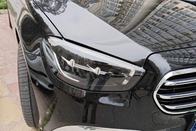 Used Mercedes-Benz E-Class 2023 Updated E 300 L Luxury Edition Right Front Headlight