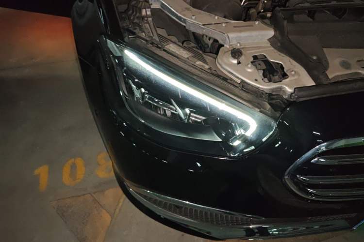 Used Mercedes-Benz E-Class 2023 Updated E 300 L Fashion Edition Right Front Headlight