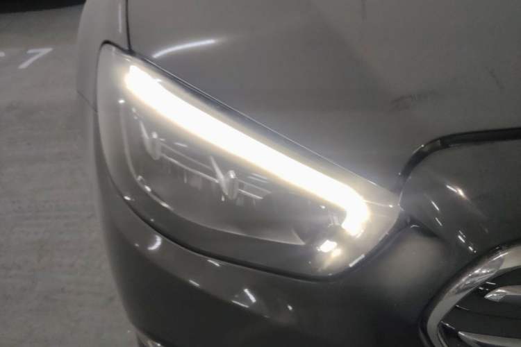 Used Mercedes-Benz E-Class 2023 Updated E 300 L Fashion Edition Right Front Headlight