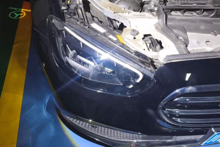 Used Mercedes-Benz E-Class 2023 Updated E 300 L Fashion Edition Right Front Headlight