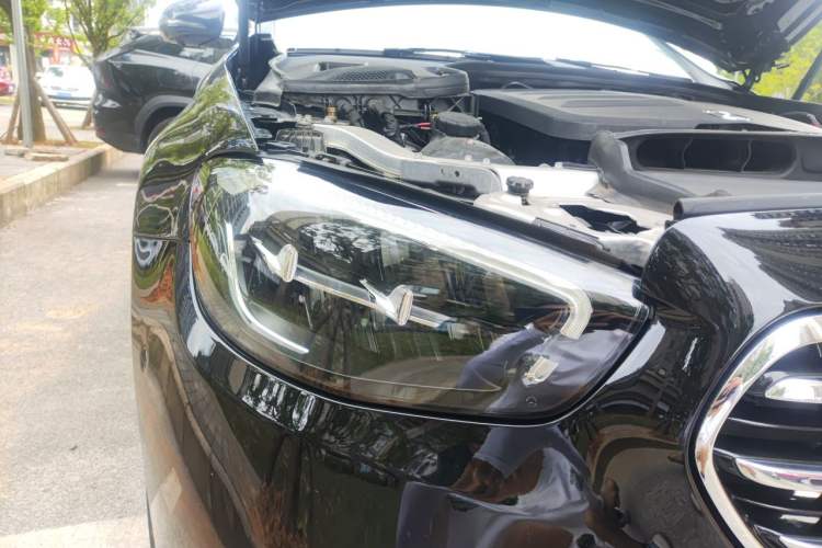 Used Mercedes-Benz E-Class 2023 Updated E 300 L Luxury Edition Right Front Headlight