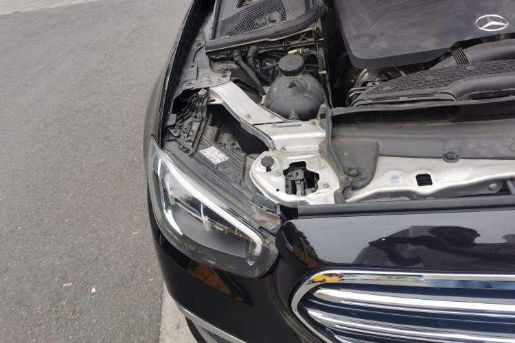 Used Mercedes-Benz E-Class 2023 Updated E 300 L Fashion Edition Right Front Headlight