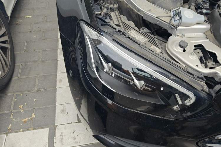 Used Mercedes-Benz E-Class 2023 Restyled E 300 L Sporty and Stylish Edition Right Front Headlight