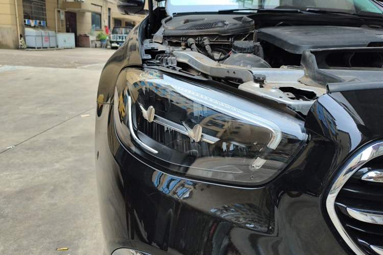 Used Mercedes-Benz E-Class 2023 Updated E 300 L Luxury Edition Right Front Headlight