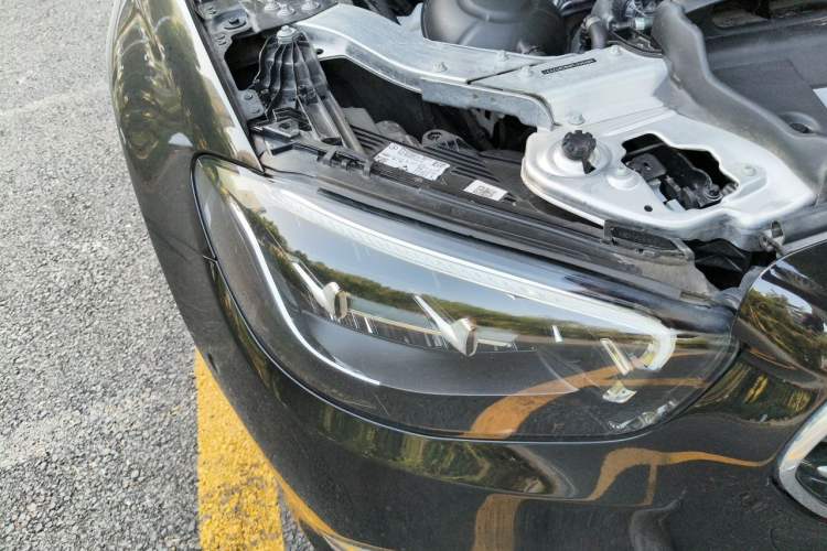 Used Mercedes-Benz E-Class 2023 Updated E 300 L Luxury Edition Right Front Headlight